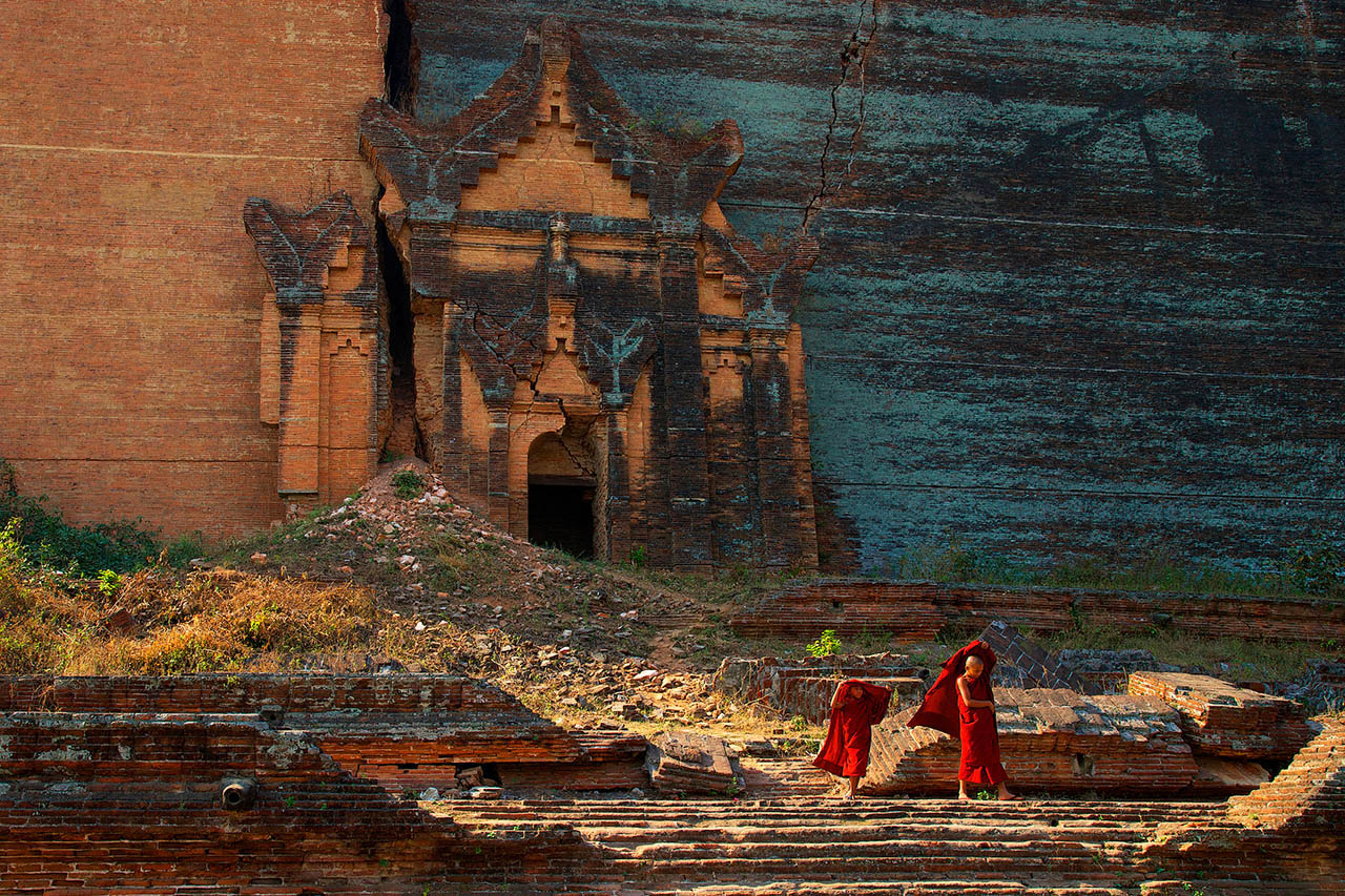 Novice Monks at the Mingun Pagoda, Myanmar - Burma ©2017